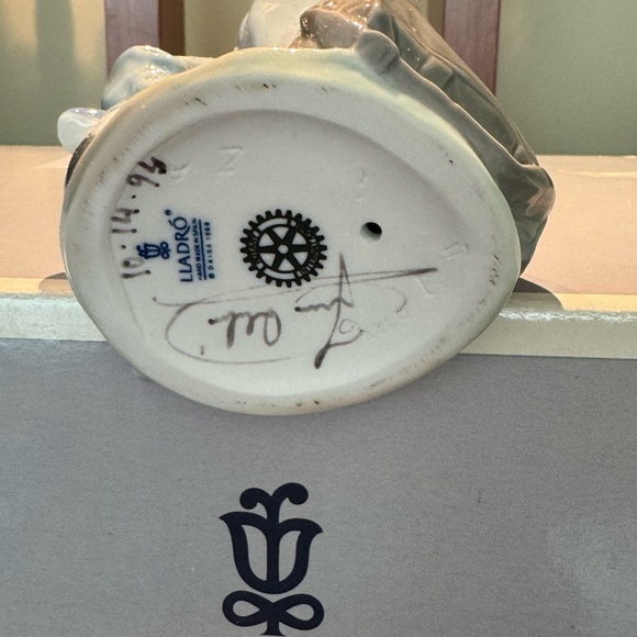 Lladro retired # 7605, with box, signed by artist - Picture 6 of 9